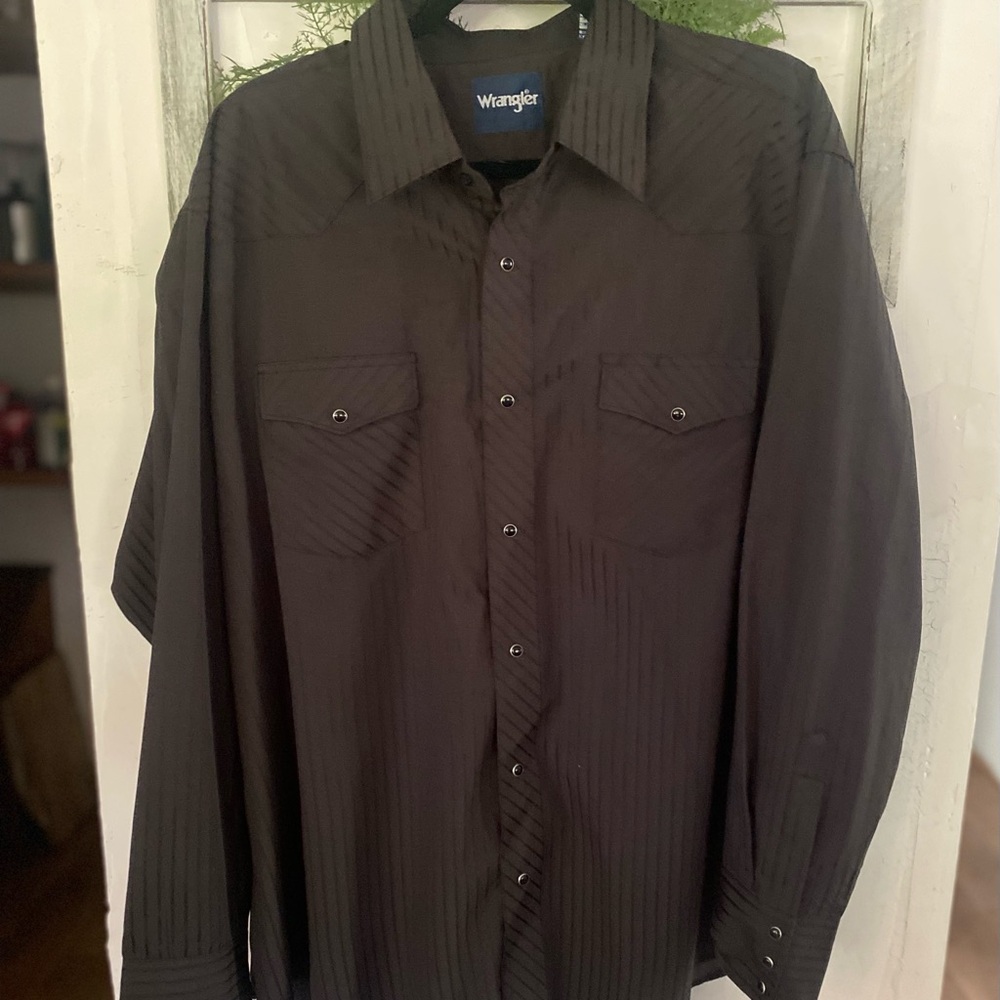 Wrangler Men's Dark Button Down Shirt